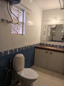 Bathroom Image of 1022 Sq.ft 2 BHK Apartment / Flat for rent in Models Status, Panjim Goa for Rs. 70000