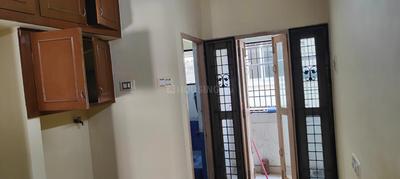 Bedroom Image of 900 Sq.ft 2 BHK Apartment / Flat for sale in Virugambakkam Chennai for Rs. 9000000