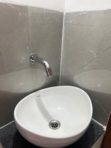 Bathroom Image of 563 Sq.ft 1 BHK Apartment / Flat for rent in Yash Grecia, Dhanori Pune for Rs. 18000
