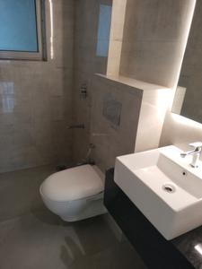 Common Bathroom Image of 1240 Sq.ft 2.5 BHK Apartment / Flat for rent in Cuffe Parade Mumbai for Rs. 230000