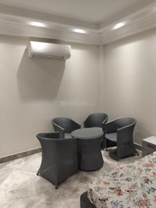 Bedroom Image of 1800 Sq.ft 3 BHK Builder Floor for rent in Rajouri Garden New Delhi for Rs. 80000