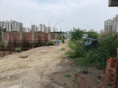 Image of 900 Sq.ft Residential Plot / Land for sale in Centrum Estates 76, Sector 76, Noida for Rs. 19500000