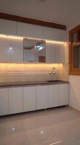 Kitchen Image of 1550 Sq.ft 3 BHK Builder Floor for sale in Shree Maruti Dham, Sector 49 Noida for Rs. 8500000