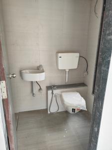 Bathroom Image of 1000 Sq.ft 2 BHK Apartment / Flat for rent in Kalpataru Nagar Nashik for Rs. 17000