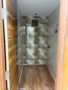 Image of 585 Sq.ft 2 BHK Builder Floor for sale in Laxmi Nagar, New Delhi for Rs. 5900000