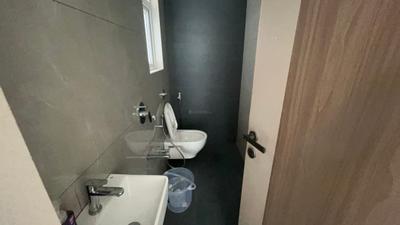 Bathroom Image of 440 Sq.ft 1 BHK Apartment / Flat for rent in SD Bhalerao Ratnadeep CHS LTD, Kurla East Mumbai for Rs. 45000