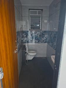 Bathroom Image of 1350 Sq.ft 3 BHK Apartment / Flat for rent in Indira Nagar Nashik for Rs. 18000
