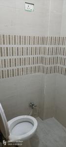 Bathroom Image of 750 Sq.ft 2 BHK Builder Floor for rent in Gaurabagh Lucknow for Rs. 7500