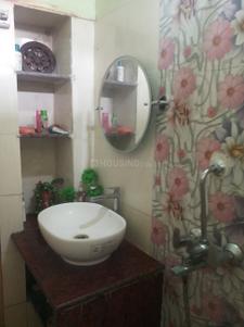 Common Bathroom Image of 1000 Sq.ft 3 BHK Apartment / Flat for sale in Tiljala Kolkata for Rs. 5500000