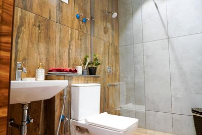 Bathroom Image of 1750 Sq.ft 3 BHK Apartment / Flat for sale in Escon Primera Phase 1, PR7 Airport Road Zirakpur for Rs. 23000000