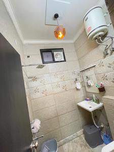 Bathroom Image of 1000 Sq.ft 2 BHK Builder Floor for sale in Mansarover Garden New Delhi for Rs. 12000000