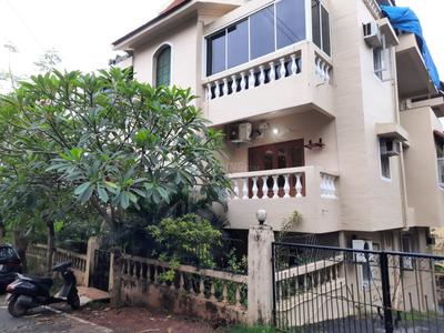 Dona Paula Building 1