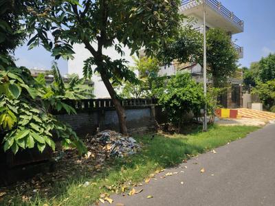 Image of 300 Sq.ft Residential Plot / Land for sale in Omega IV, Greater Noida for Rs. 45000000