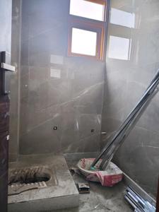 Common Bathroom One Image of 650 Sq.ft 2 BHK Apartment / Flat for sale in Sangam Vihar New Delhi for Rs. 3400000
