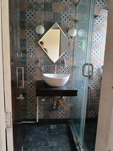 Bathroom Image of 1500 Sq.ft 3 BHK Apartment / Flat for rent in Alaknanda New Delhi for Rs. 75000