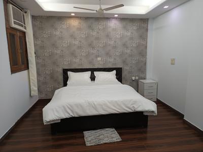 Bedroom Image of Comfort PG for Boys in Sector 26, Noida