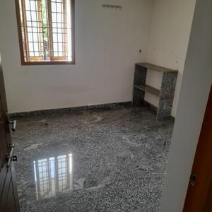 Bedroom Image of 650 Sq.ft 2 BHK Independent House for rent in Peelamedu Coimbatore for Rs. 16000