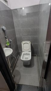 Bathroom Image of 650 Sq.ft 2.5 BHK Builder Floor for sale in Patel Nagar New Delhi for Rs. 8000000