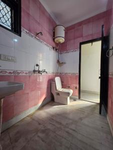 Bathroom Image of 2400 Sq.ft 4 BHK Independent House for rent in Rajouri Garden New Delhi for Rs. 65000