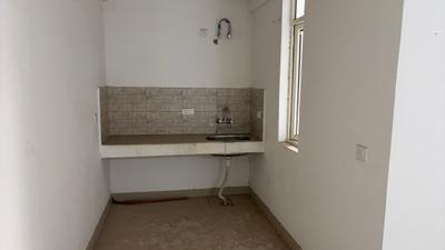 Kitchen Image of 950 Sq.ft 2 BHK Apartment / Flat for rent in Suncity Avenue 76, Sector 76 Gurgaon for Rs. 18000