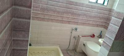 Bathroom Image of 300 Sq.ft 1 RK Duplex for rent in Subhanpura Vadodara for Rs. 4500