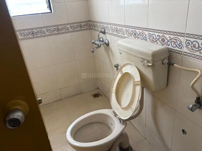 Bathroom Image of 1600 Sq.ft 3 BHK Apartment / Flat for rent in Wakad Pune for Rs. 40000