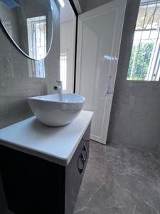 Bedroom Image of 1300 Sq.ft 2 BHK Builder Floor for rent in Chittaranjan Park New Delhi for Rs. 62000