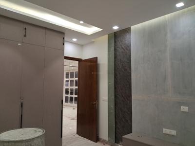 Bedroom Image of 1800 Sq.ft 3 BHK Builder Floor for sale in Paschim Vihar New Delhi for Rs. 40000000
