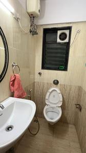 Bathroom Image of 905 Sq.ft 2 BHK Apartment / Flat for sale in Romell Empress, Borivali West Mumbai for Rs. 17000000