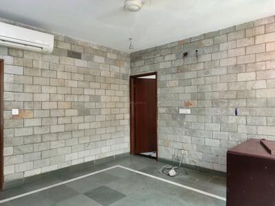 Bedroom Image of 1800 Sq.ft 4 BHK Apartment / Flat for rent in Sarita Vihar New Delhi for Rs. 75000