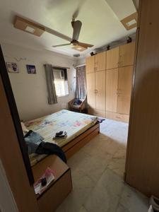 Bedroom Image of 910 Sq.ft 2 BHK Apartment / Flat for rent in Bandra East Mumbai for Rs. 80000