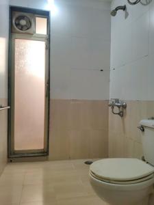Common Bathroom Image of 950 Sq.ft 2 BHK Apartment / Flat for rent in Hiranandani Estate Thane for Rs. 45000
