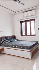 Bedroom Image of 1300 Sq.ft 1.5 BHK Builder Floor for rent in Sola Ahmedabad for Rs. 17000