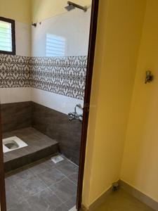 Bathroom Image of 1200 Sq.ft 2 BHK Independent House for rent in Shanmuga Nagar Tiruchirappalli for Rs. 15000