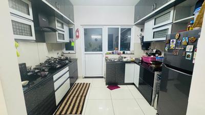 Kitchen Image of 1200 Sq.ft 3 BHK Apartment / Flat for rent in Shapoorji Pallonji Parkwest Mulberry Tower 3, Jagajeevanram Nagar Bengaluru for Rs. 60000