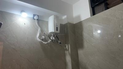 Bathroom Image of 1500 Sq.ft 1 BHK Builder Floor for rent in Mahalakshmi Nagar Indore for Rs. 18000