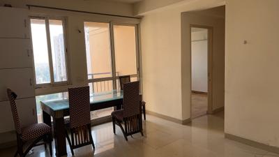 Living Room Image of 950 Sq.ft 2 BHK Apartment / Flat for rent in Jaypee Kosmos, Sector 134 Noida for Rs. 24000