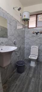 Bathroom Image of 600 Sq.ft 1 BHK Apartment / Flat for rent in Madhapur Hyderabad for Rs. 27000