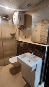Bathroom Image of 3500 Sq.ft 5 BHK Apartment / Flat for rent in Supertech Supernova, Sector 94 Noida for Rs. 130000