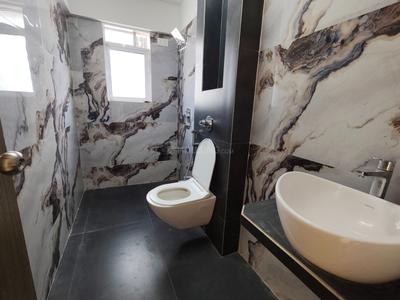 Bathroom Image of 720 Sq.ft 2 BHK Apartment / Flat for sale in Andheri West Mumbai for Rs. 27500000