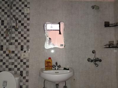 Bathroom Image of 1377 Sq.ft 2.5 BHK Builder Floor for rent in Aditya White Cottage, Bamheta Village Ghaziabad for Rs. 17000