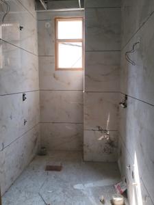 Common Bathroom Image of 900 Sq.ft 2 BHK Apartment / Flat for sale in Shalimar Garden Ghaziabad for Rs. 5500000