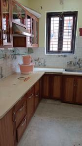 Kitchen Image of 800 Sq.ft 2 BHK Builder Floor for rent in Preet Vihar New Delhi for Rs. 20000