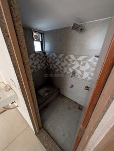 Bathroom Image of 1485 Sq.ft 2 BHK Apartment / Flat for rent in Sadguru Air, Vinzol Ahmedabad for Rs. 15000