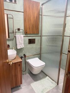 Image of 1750 Sq.ft 3.5 BHK Apartment / Flat for sale in CGHS Rail Vihar, Sector 15, Gurgaon for Rs. 34000000