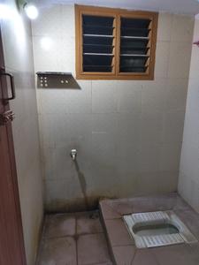 Bathroom Image of 900 Sq.ft 2 BHK Independent House for rent in Vedasandur Dindigul for Rs. 10000