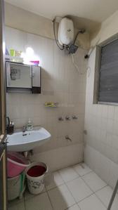 Bathroom Image of 600 Sq.ft 1 BHK Apartment / Flat for rent in Karia Konark Nagar Phase 2, Viman Nagar Pune for Rs. 30000