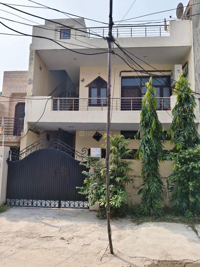 Rajinder Singh Market, Sector 28 Main Image 1