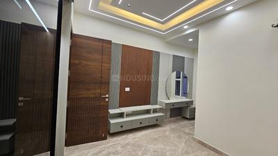 Bedroom Image of 1350 Sq.ft 3 BHK Builder Floor for sale in Paschim Vihar New Delhi for Rs. 27500000