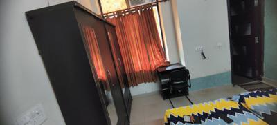 Bedroom Image of Girls Pg in Sector 27, Noida